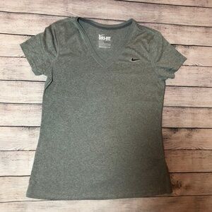 Nike Dry-Fit Grey V-Neck T-Shirt Size L